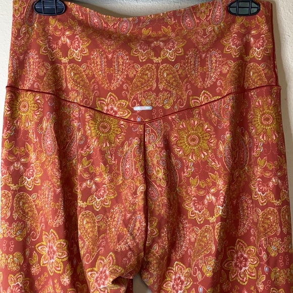 Aerie Paisley Print Leggings - Picture 5 of 9